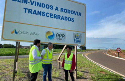 Secretário Samuel Nascimento visita as obras da rodovia Transcerrados em Urucuí